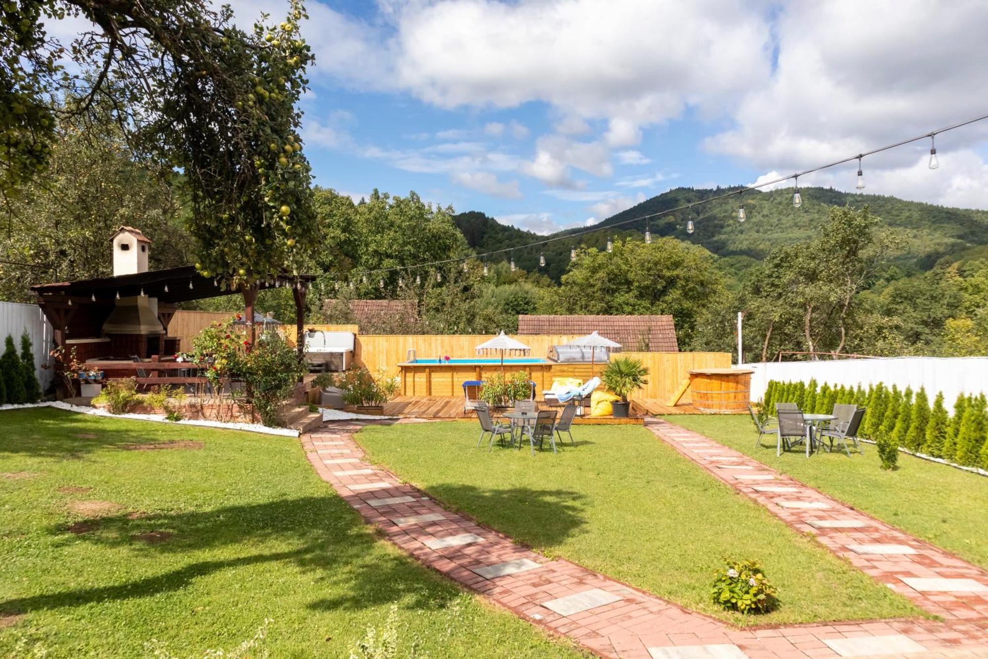 Vila Crisalia Sibiel -Sibiu (Adults Only) Hotel Buitenkant foto